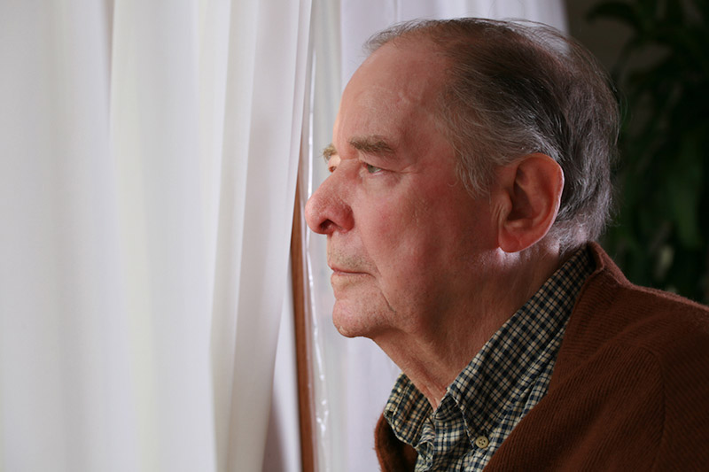 Loneliness During the Winter Months – How to Help an Elderly Person